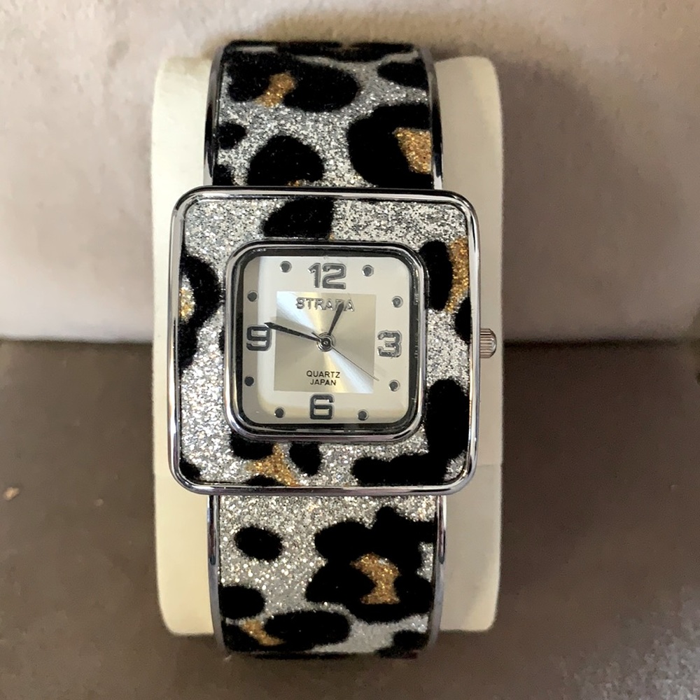 Strata quartz watch leopard print